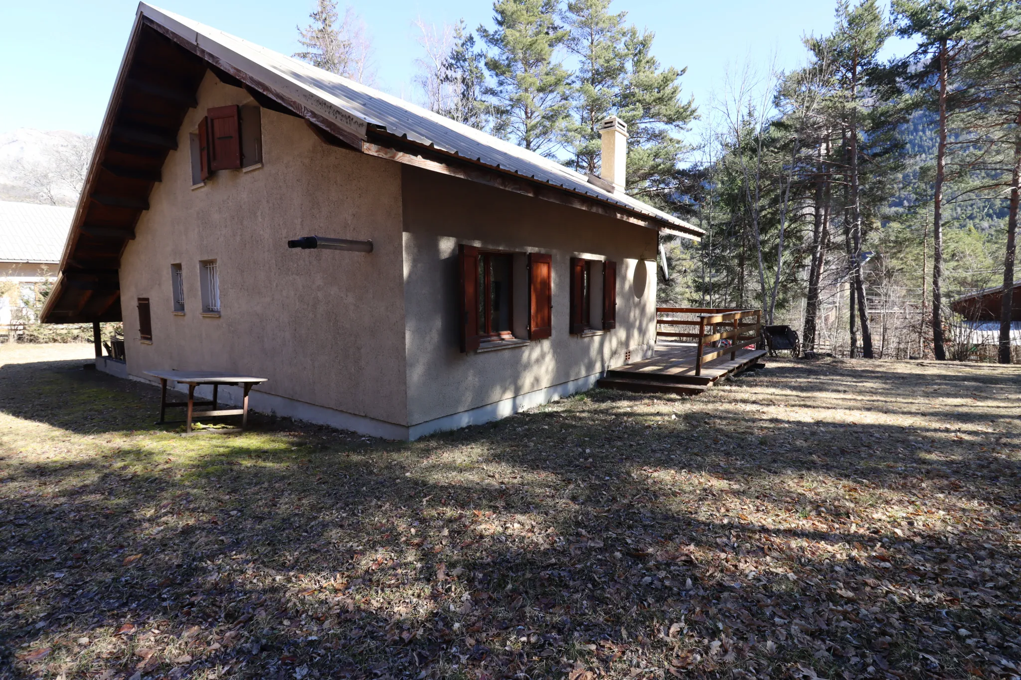 Maison rénovée à Beauvezer avec jardin et garage 