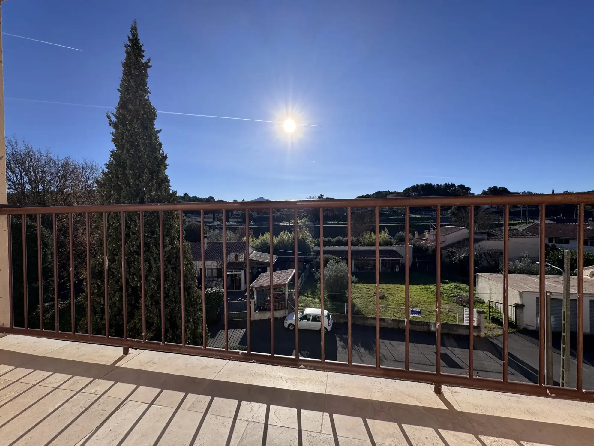 Appartement T4 rénové avec balcon à vendre à Peyrolles en Provence 