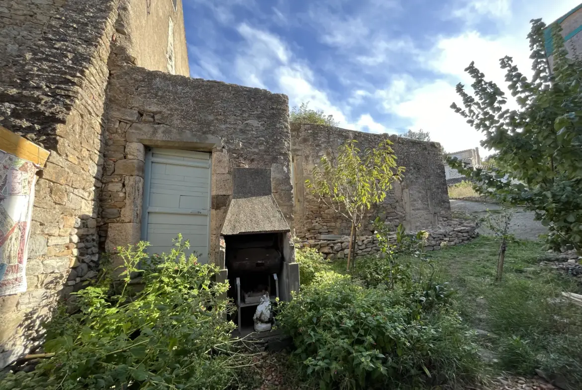 Maison de village avec jardin à Montbrun-Des-Corbières 