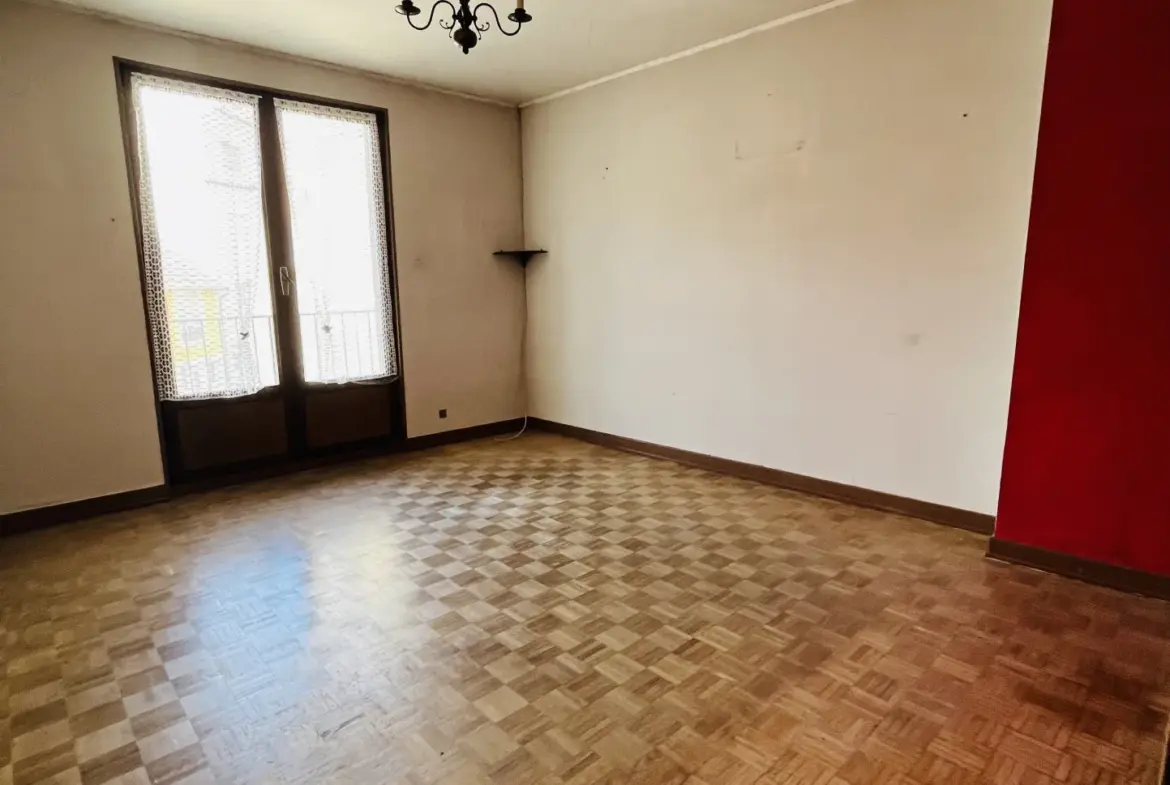 Bâtiment commercial à vendre à Lure - 145 m² avec appartement 