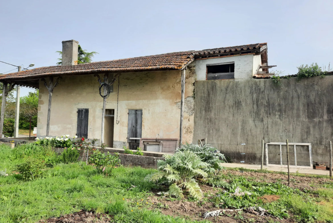 Maison de 80 m² à rénover avec terrain de 1343 m² proche de la Bastide de Monségur 