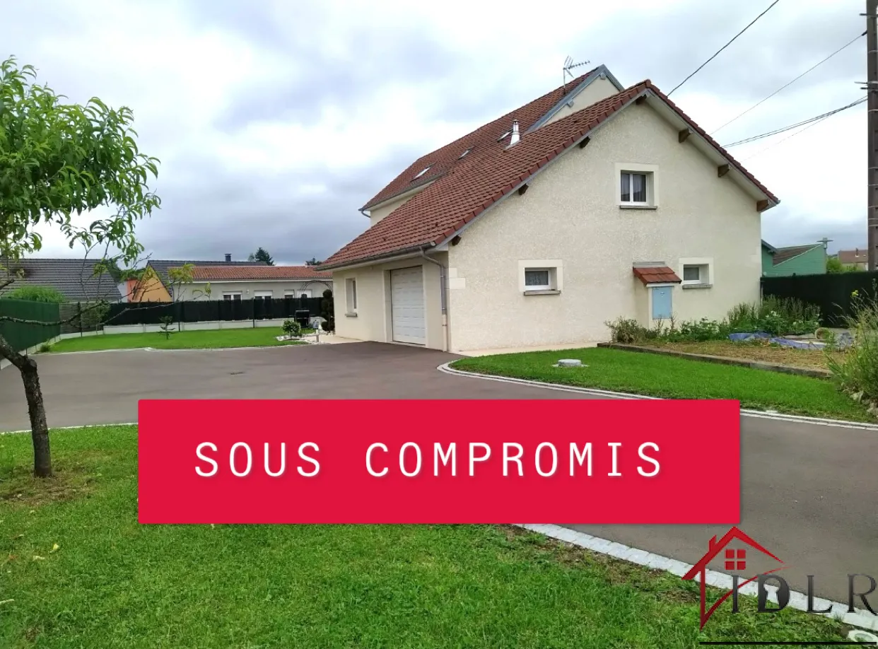 Maison Spacieuse et Confortable avec Jardin à Lure 