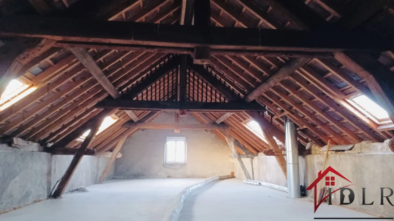 Maison Spacieuse et Confortable avec Jardin à Lure 