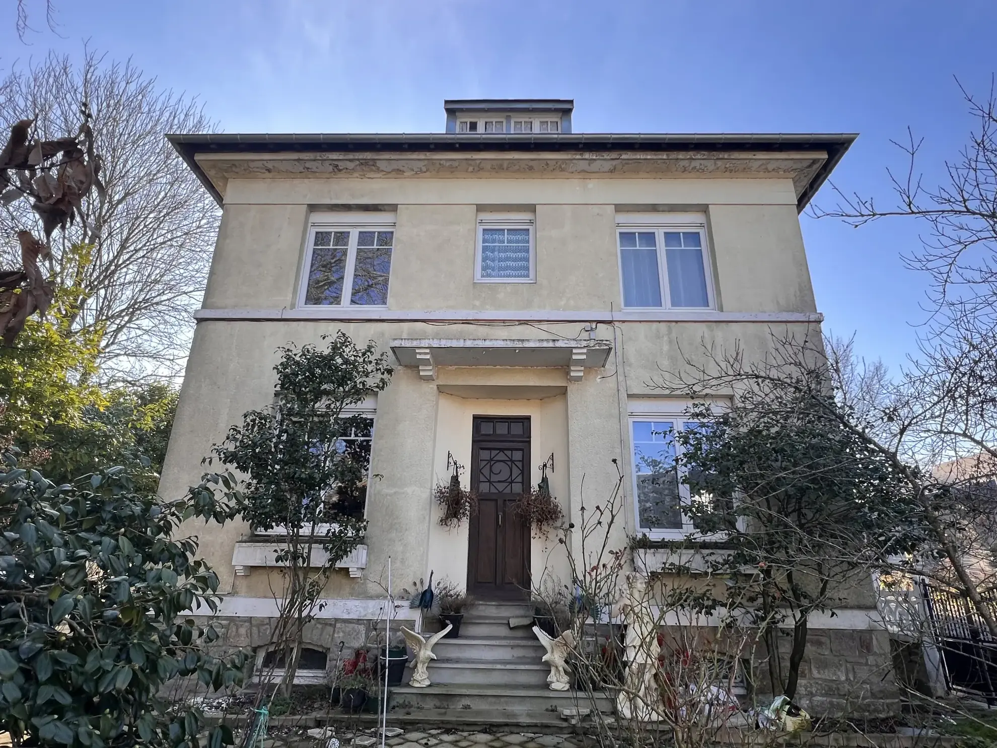 Maison de maître à rénover à Villedieu-les-Poêles 