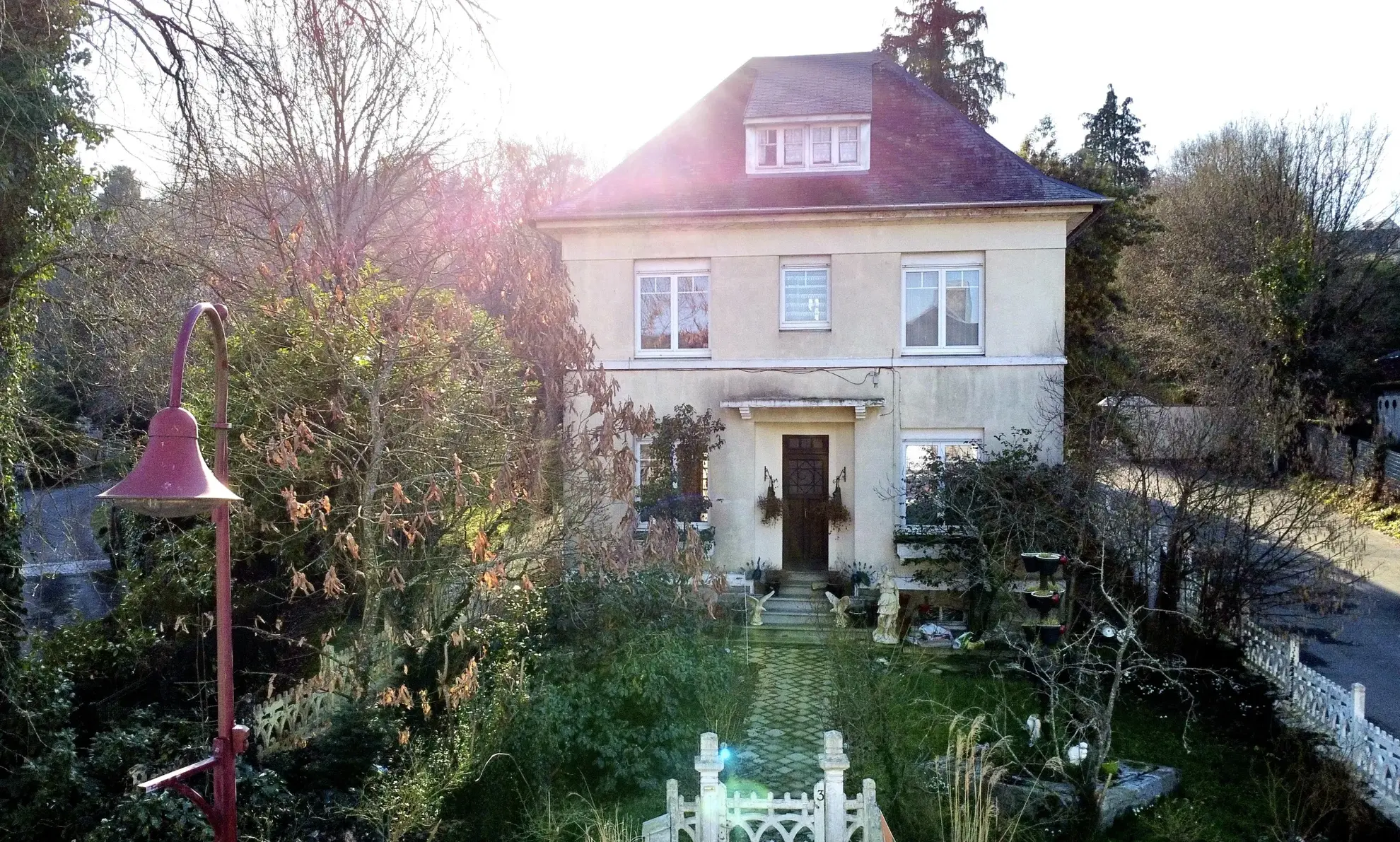 Maison de maître à rénover à Villedieu-les-Poêles 