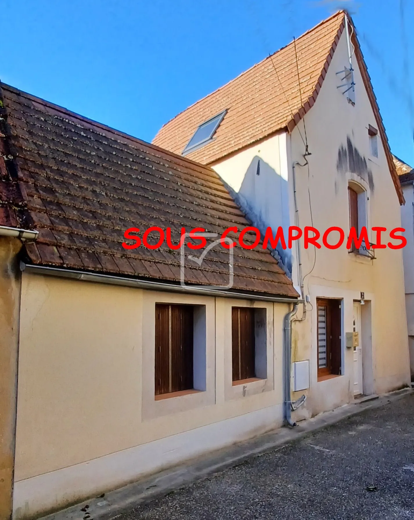 Maison en pierres restaurée à Gourdon avec 3 chambres 