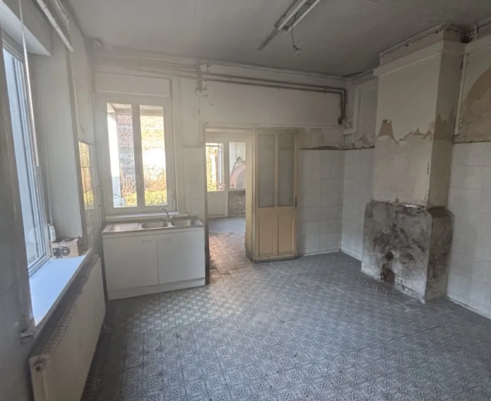 Immeuble de 300 m² à Hénin-Beaumont - Opportunité à saisir ! 