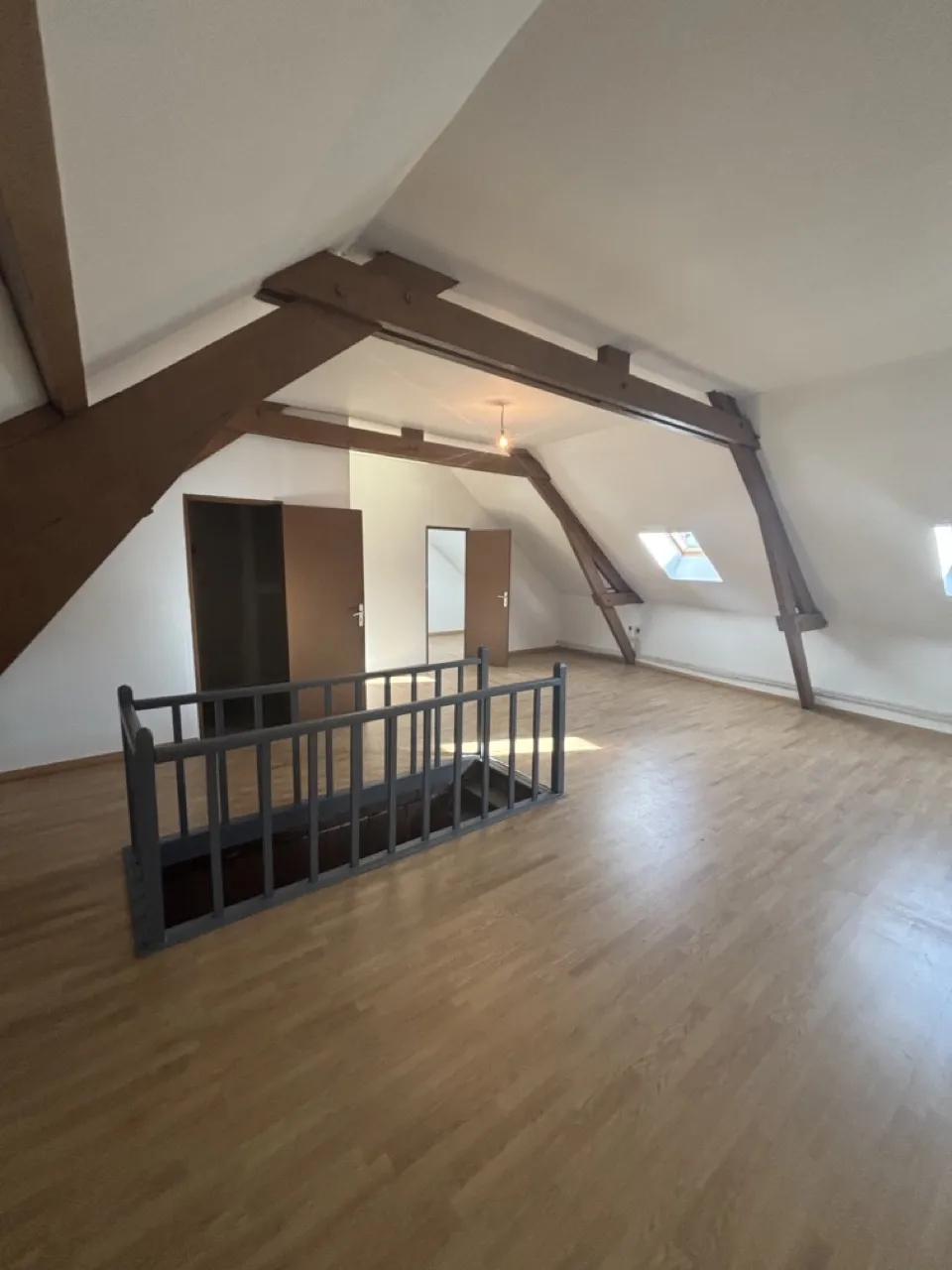 Immeuble de 300 m² à Hénin-Beaumont - Opportunité à saisir ! 