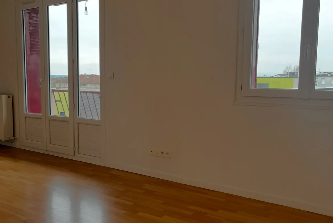 Appartement T3 au 4ème et dernier étage à Villefranche sur Saône 