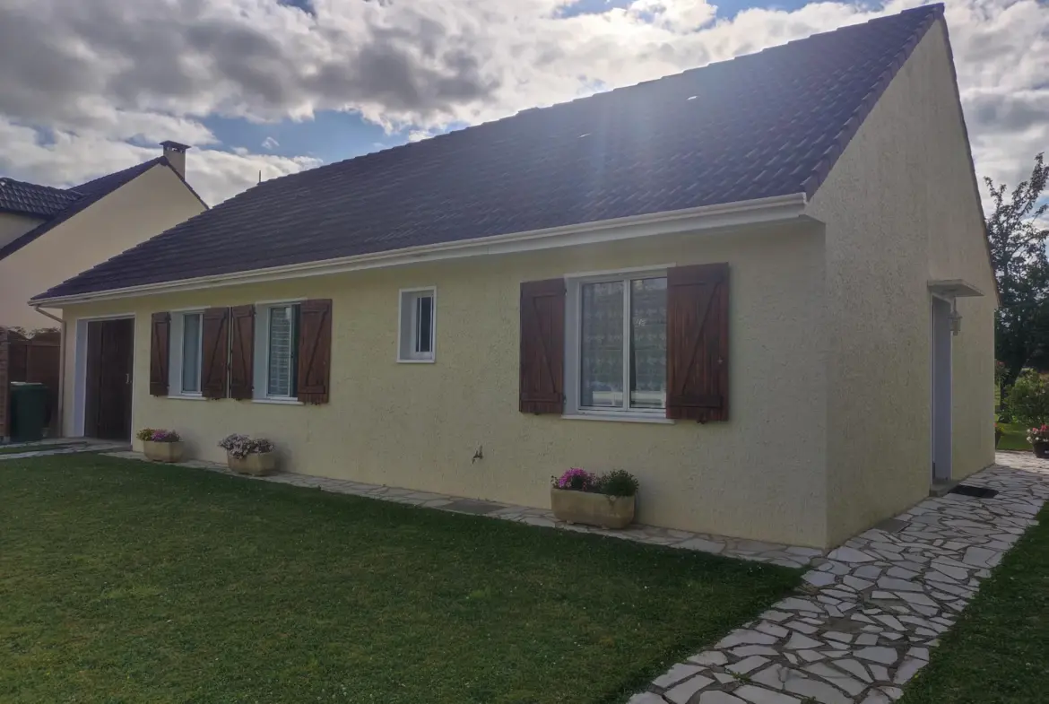 Maison de Plain-pied à Vendre à Ste Mesme - 254 000 € 