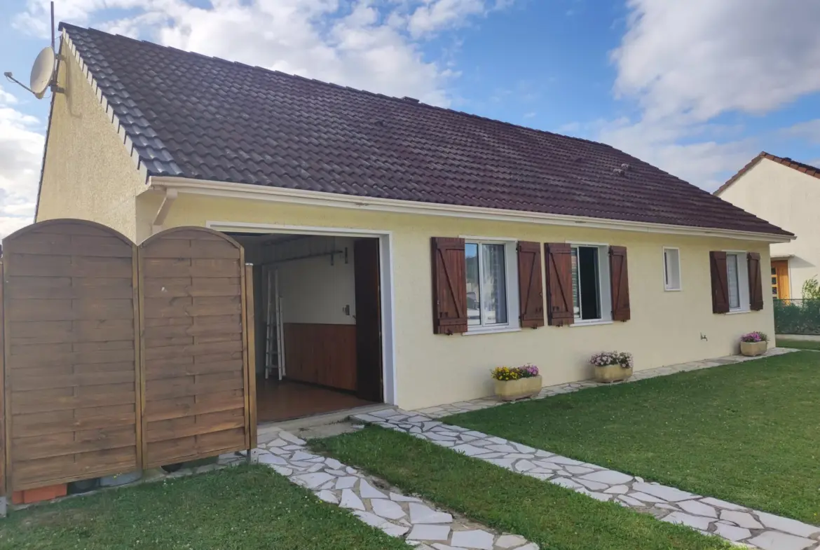 Maison de Plain-pied à Vendre à Ste Mesme - 254 000 € 