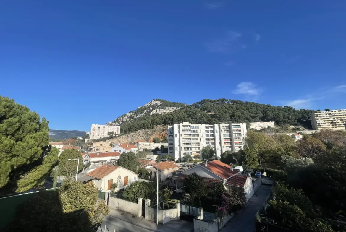 Appartement 2 pièces de 40,72 m² à Toulon avec terrasse et parking 