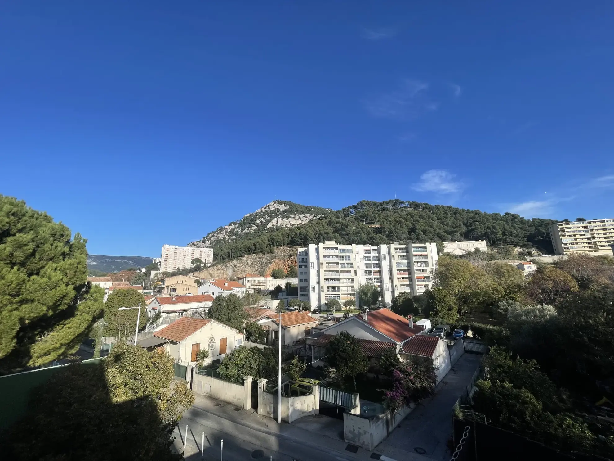 Appartement 2 pièces de 40,72 m² à Toulon avec terrasse et parking 