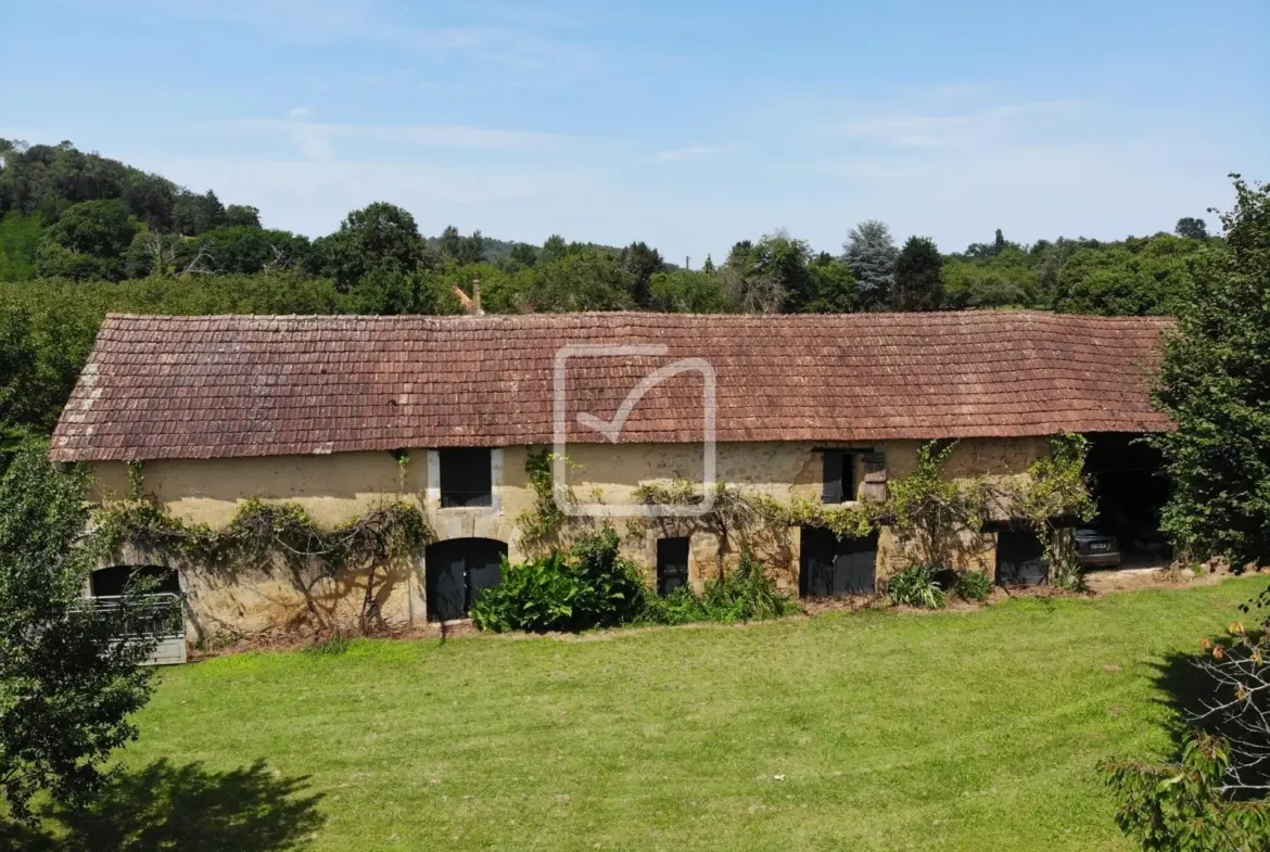 Ferme rénovée à vendre à Gourdon - 2,2 hectares 