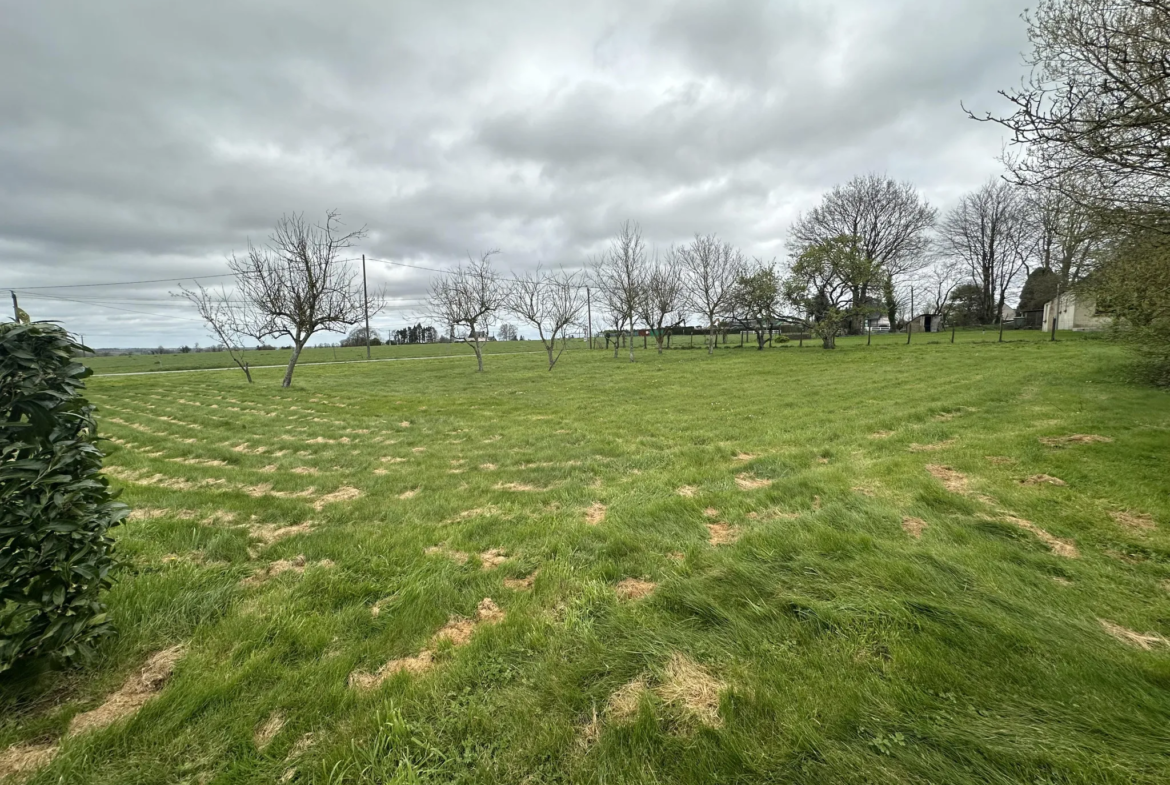 Maison de campagne de 146 m² à Guenin avec terrain de 4 625 m² 