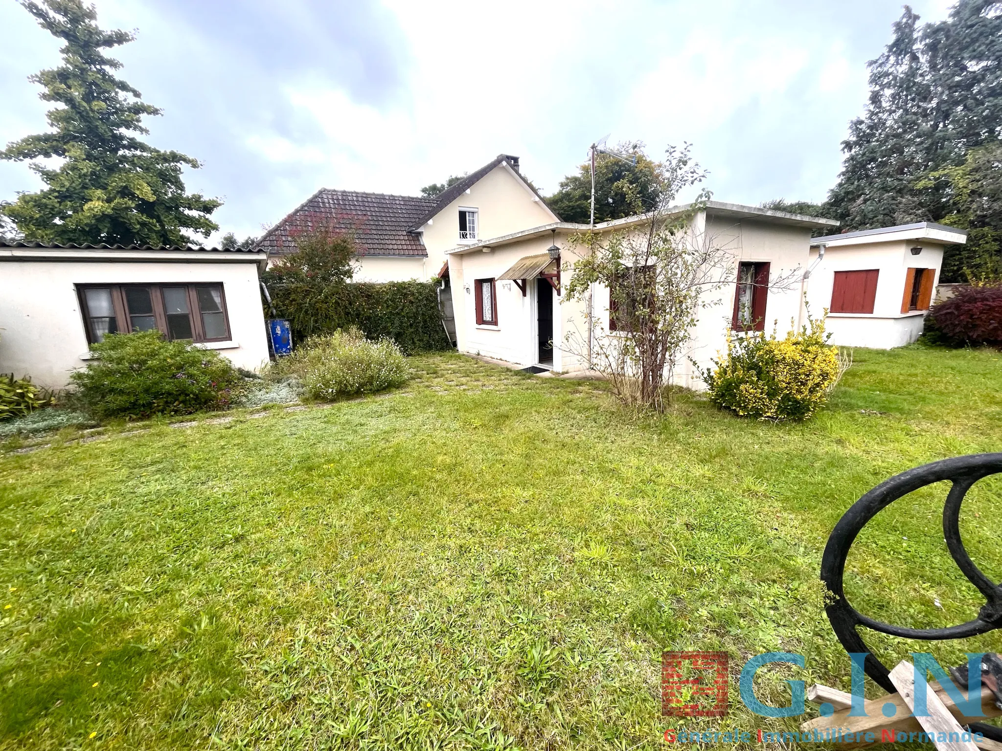 Maison à rénover de plain-pied à Cleon - 64m² 