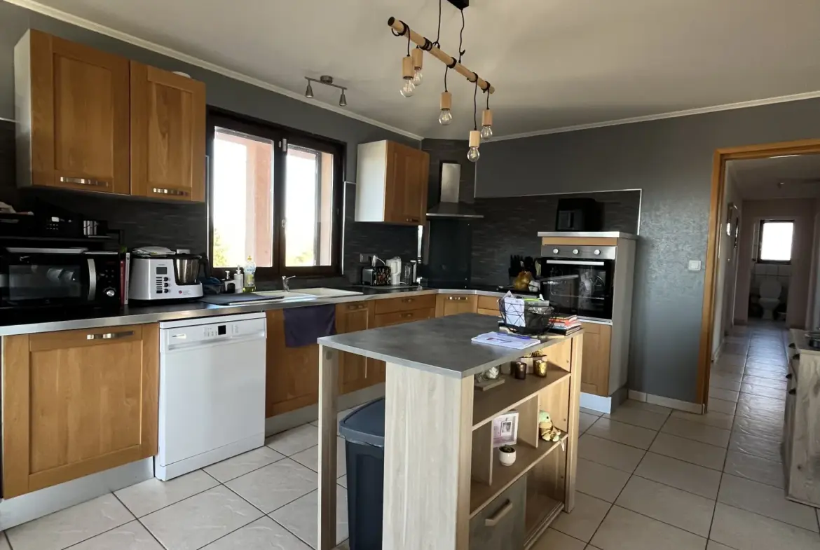 Maison spacieuse de 7 pièces à vendre - 170 m² à Rignovelle 