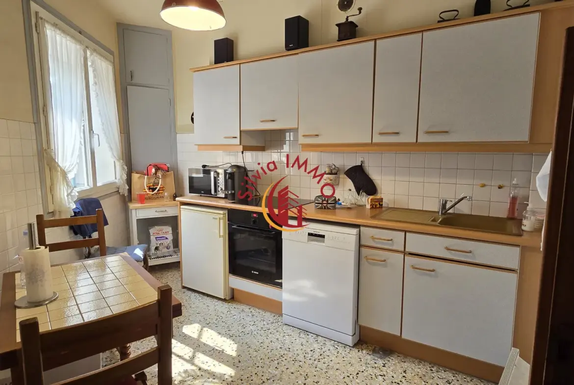 Maison de Village à Vingrau - 60 m², 3 Chambres à 60 000 € 