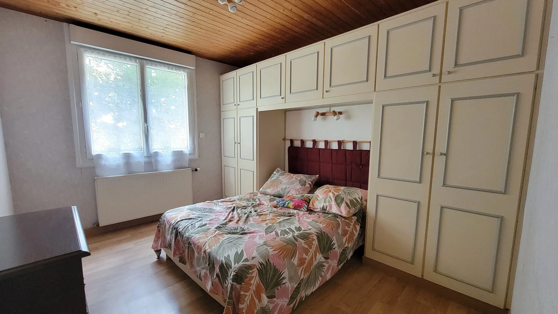 Pavillon à vendre : 4 chambres, cadre paisible à 10 min de Chemillé 