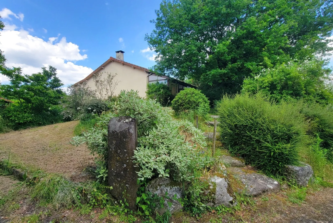 Pavillon à vendre : 4 chambres, cadre paisible à 10 min de Chemillé 