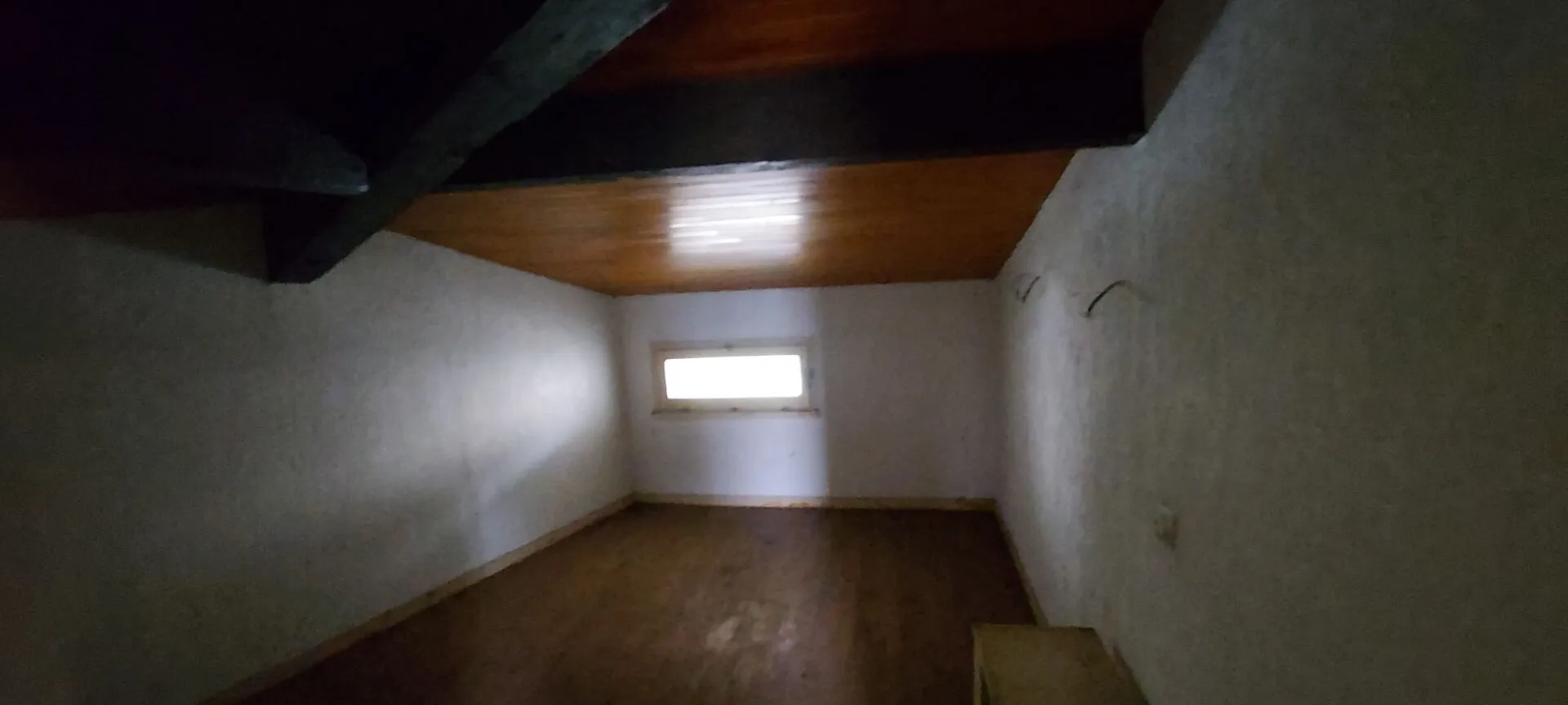 Vente d'un bâtiment à rénover au Nord de Vienne (38200) 