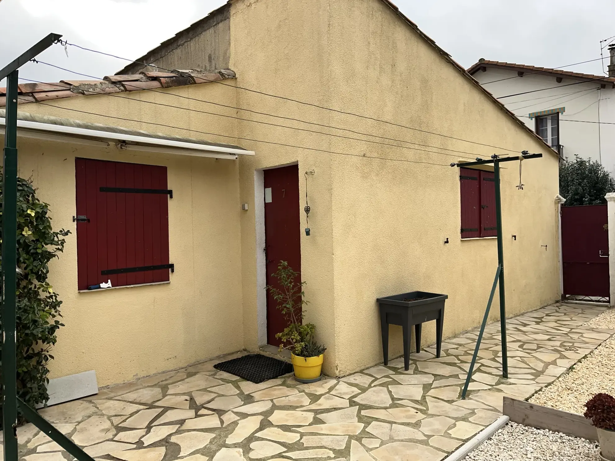 Maison rénovée de 95 m² à Lezignan-Corbieres avec jardin et garage 