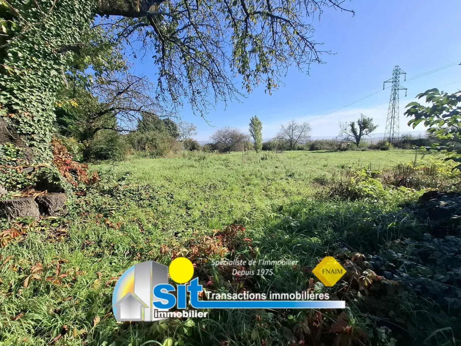 Terrain à bâtir 700 m² à Saint-Prim avec vue dégagée 