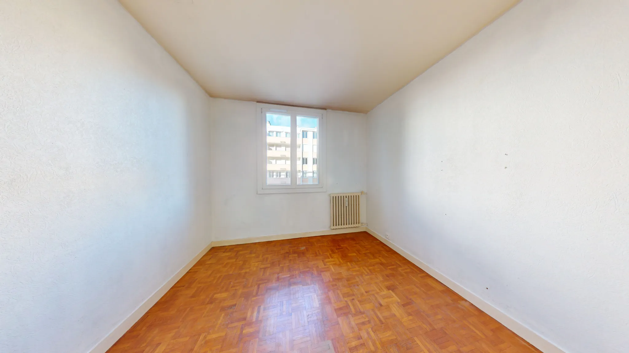 Appartement lumineux T3 à Dijon avec balcon et garage 