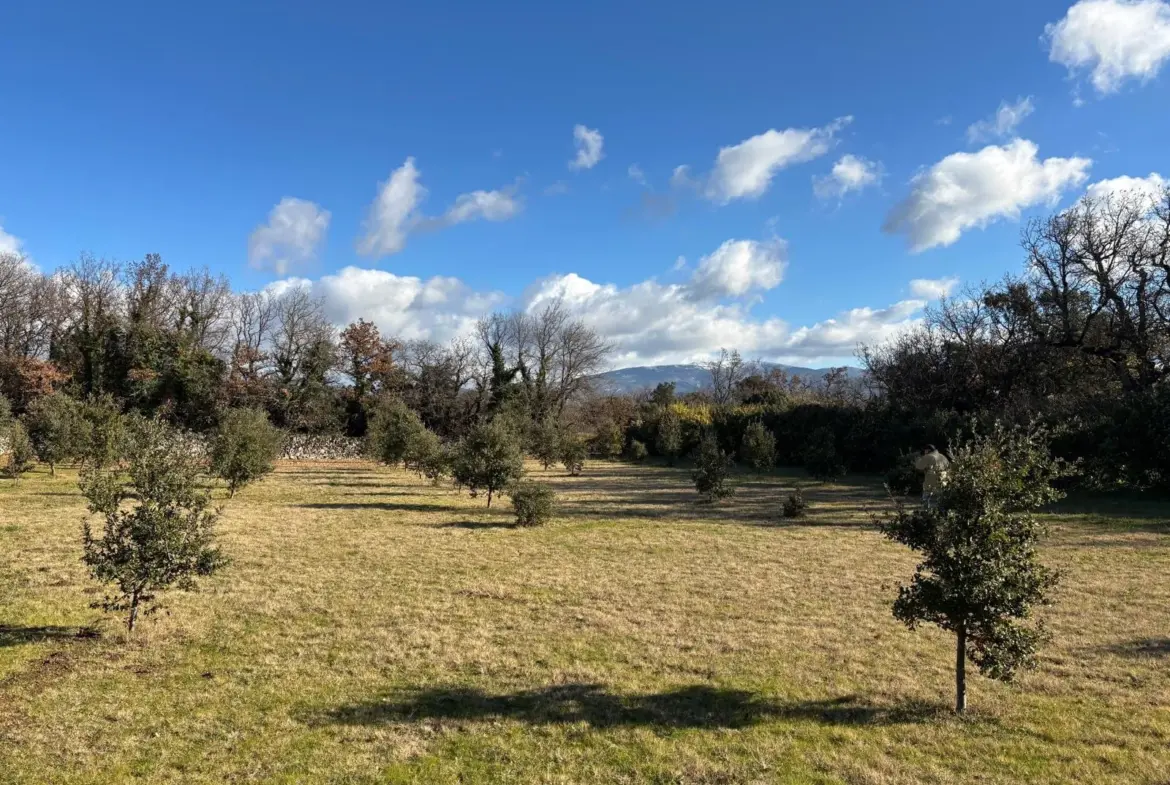 Terrain à bâtir de 1205 m² à Grignan - Rare en campagne 