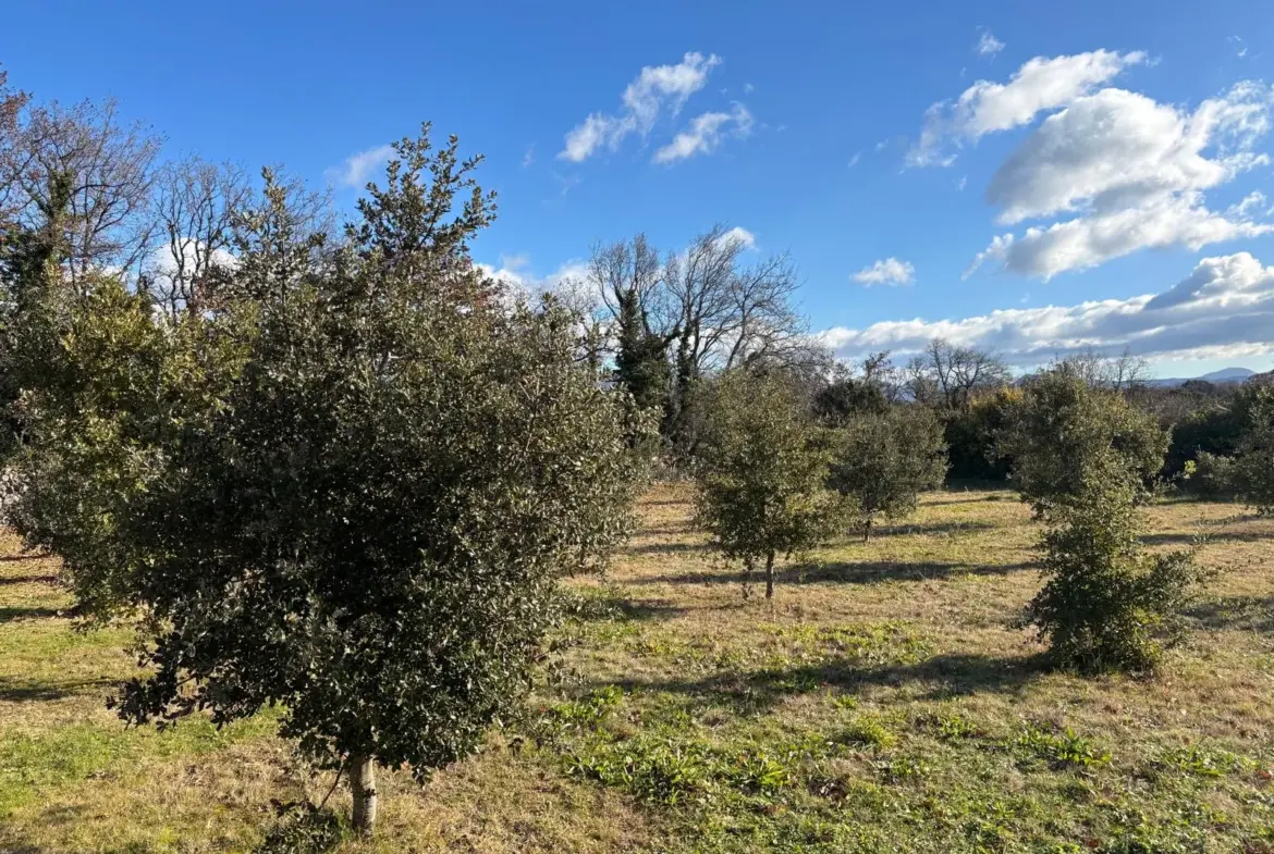 Terrain à bâtir de 1205 m² à Grignan - Rare en campagne 