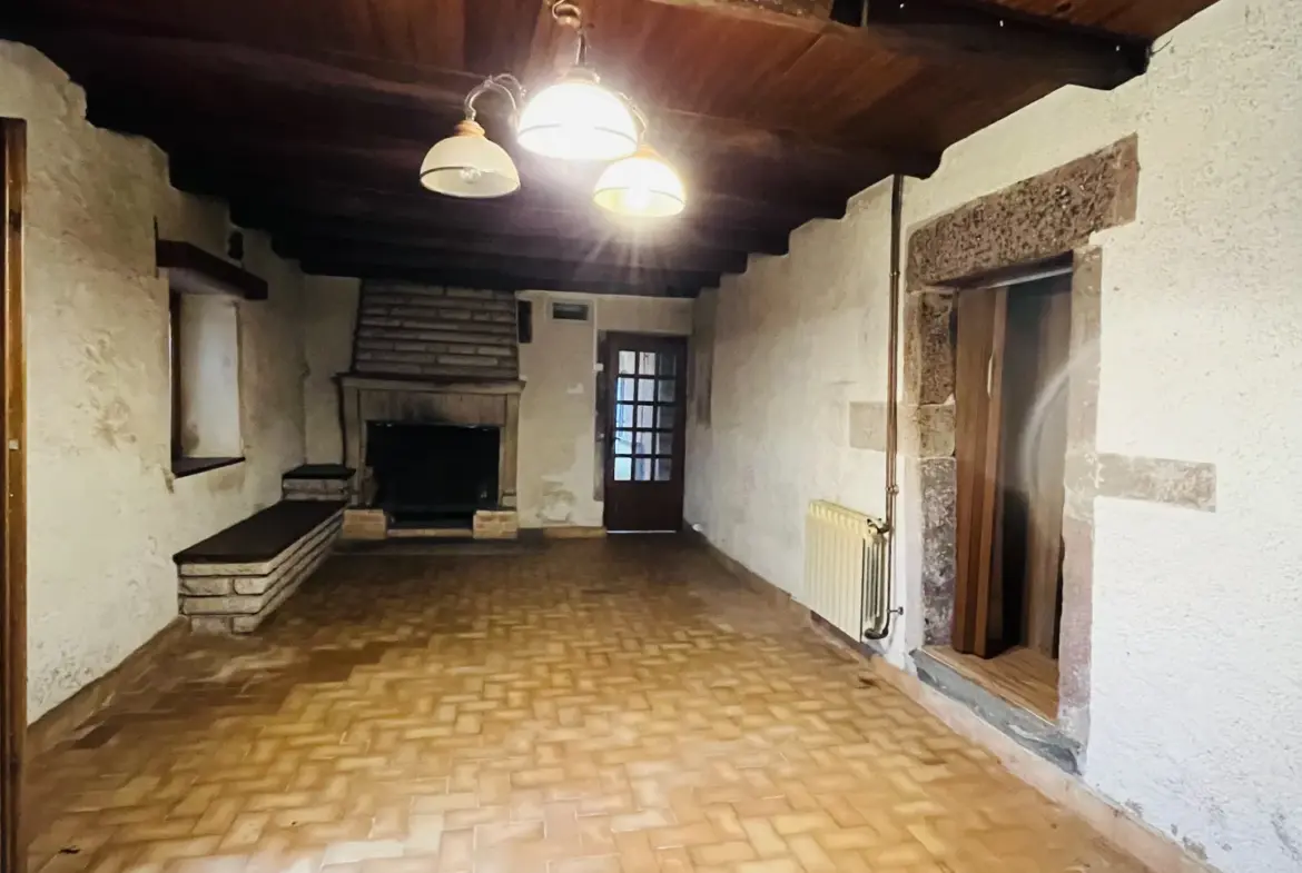 À vendre : ancienne ferme à rénover à Melisey sur 15 ares 