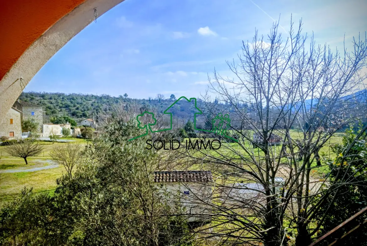 Grande maison familiale avec appartement indépendant à Saint-Paul-le-Jeune 