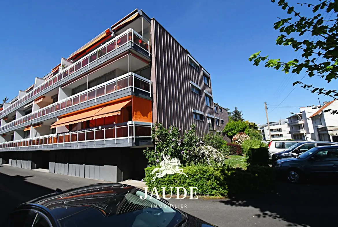 F3/4 de 82 m² avec TERRASSE et GARAGE à Chamalières 