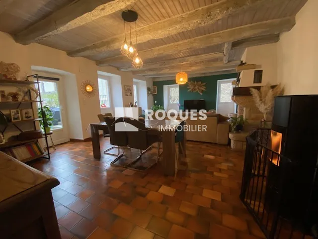 Maison familiale à vendre près de Millau avec terrasse 