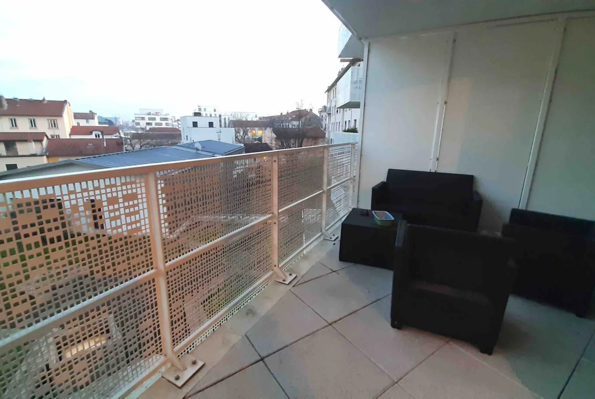 T2 Lyon 8e Avec Balcon et Garage - Investissement Locatif 