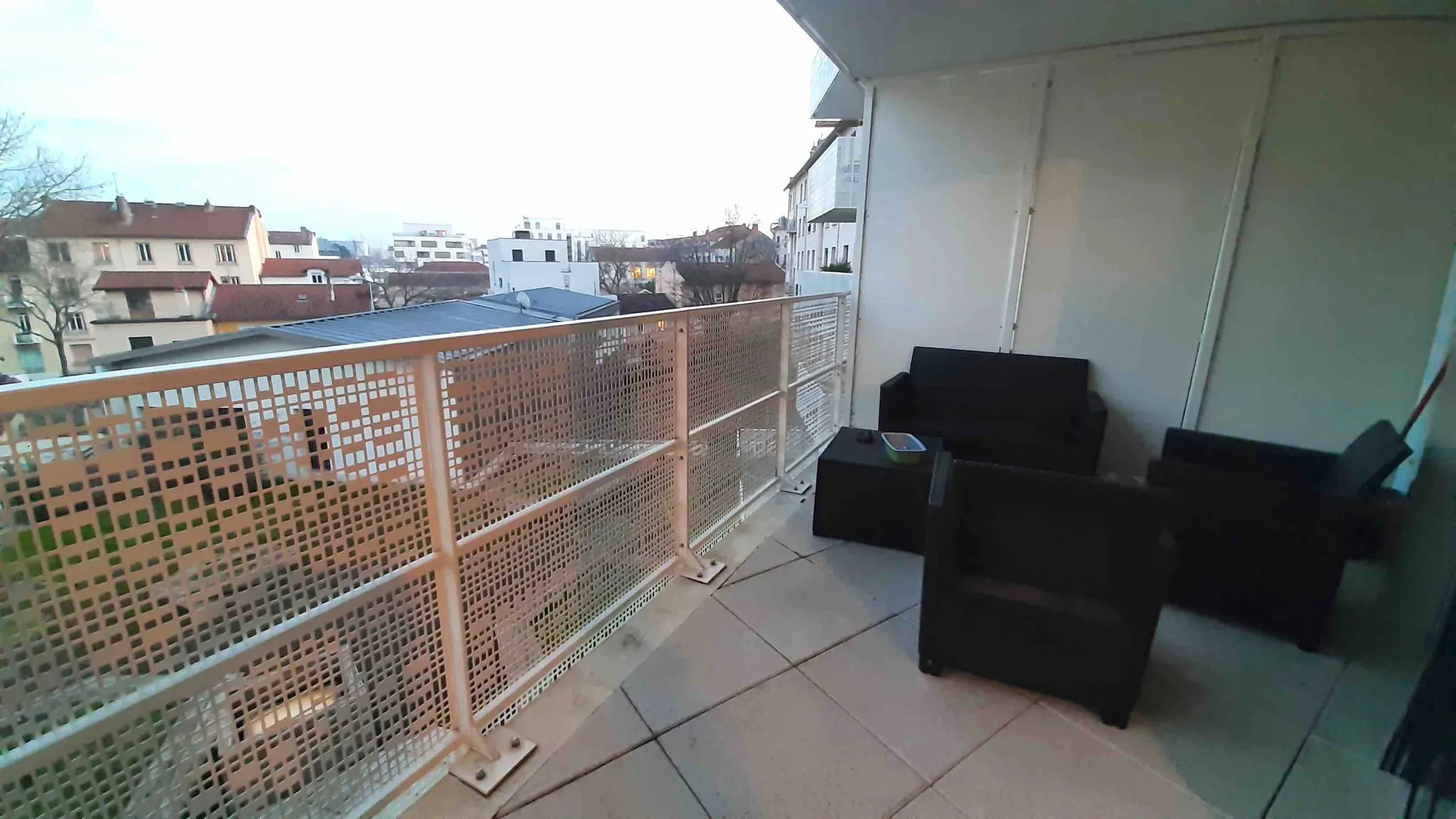 T2 Lyon 8e Avec Balcon et Garage - Investissement Locatif 