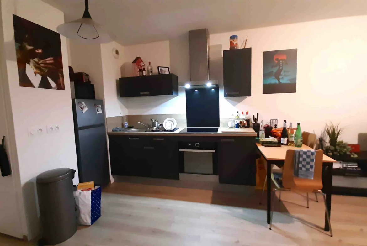 T2 Lyon 8e Avec Balcon et Garage - Investissement Locatif 