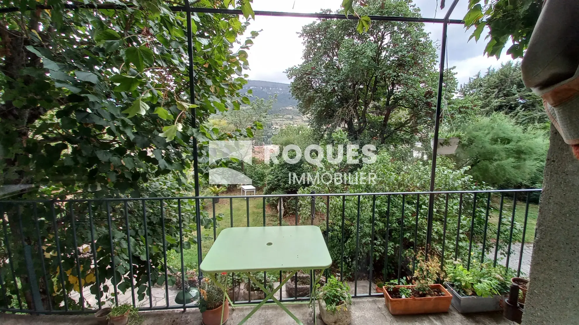 Maison spacieuse avec parc à Millau, vue sur le Larzac 