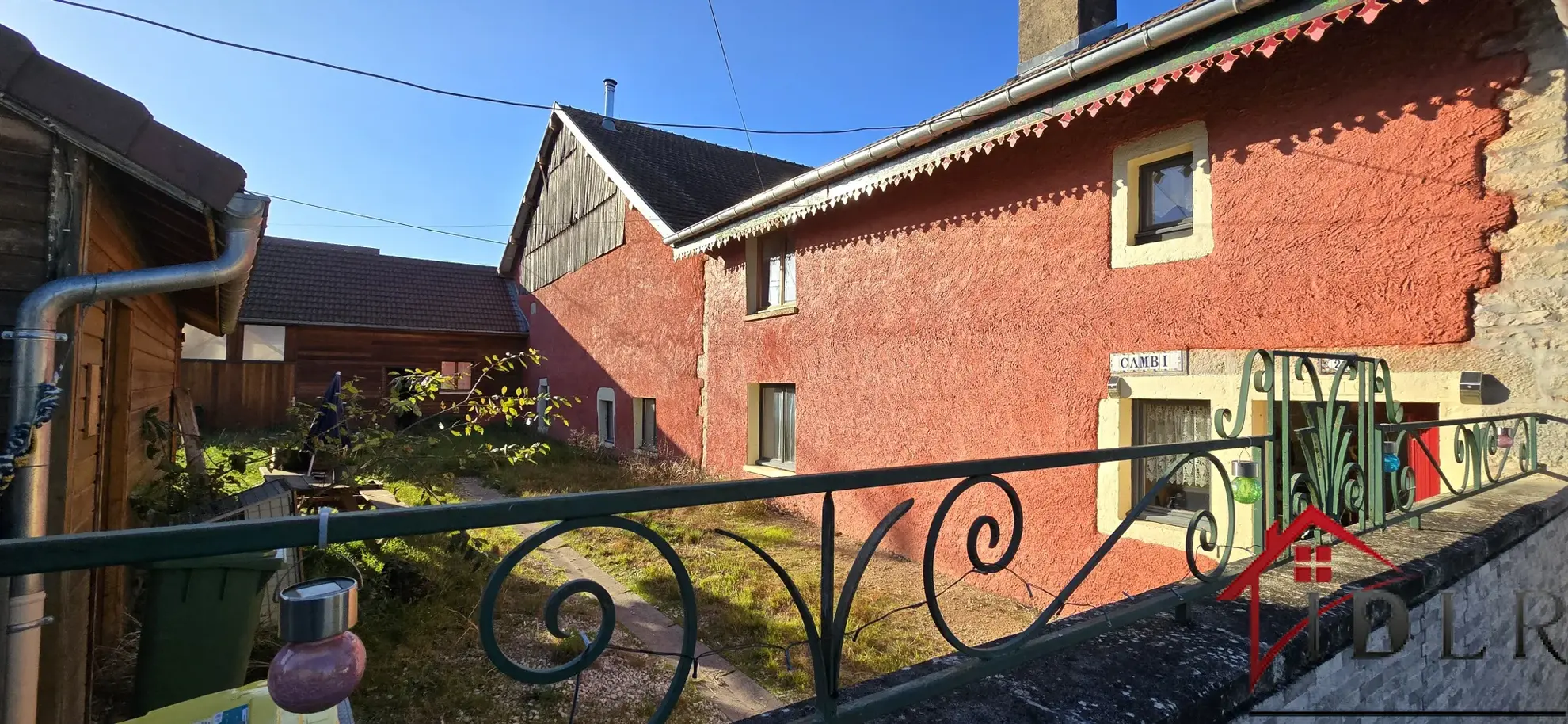 Maison de Village Rénovée de 191 m² à Baume-les-Dames 