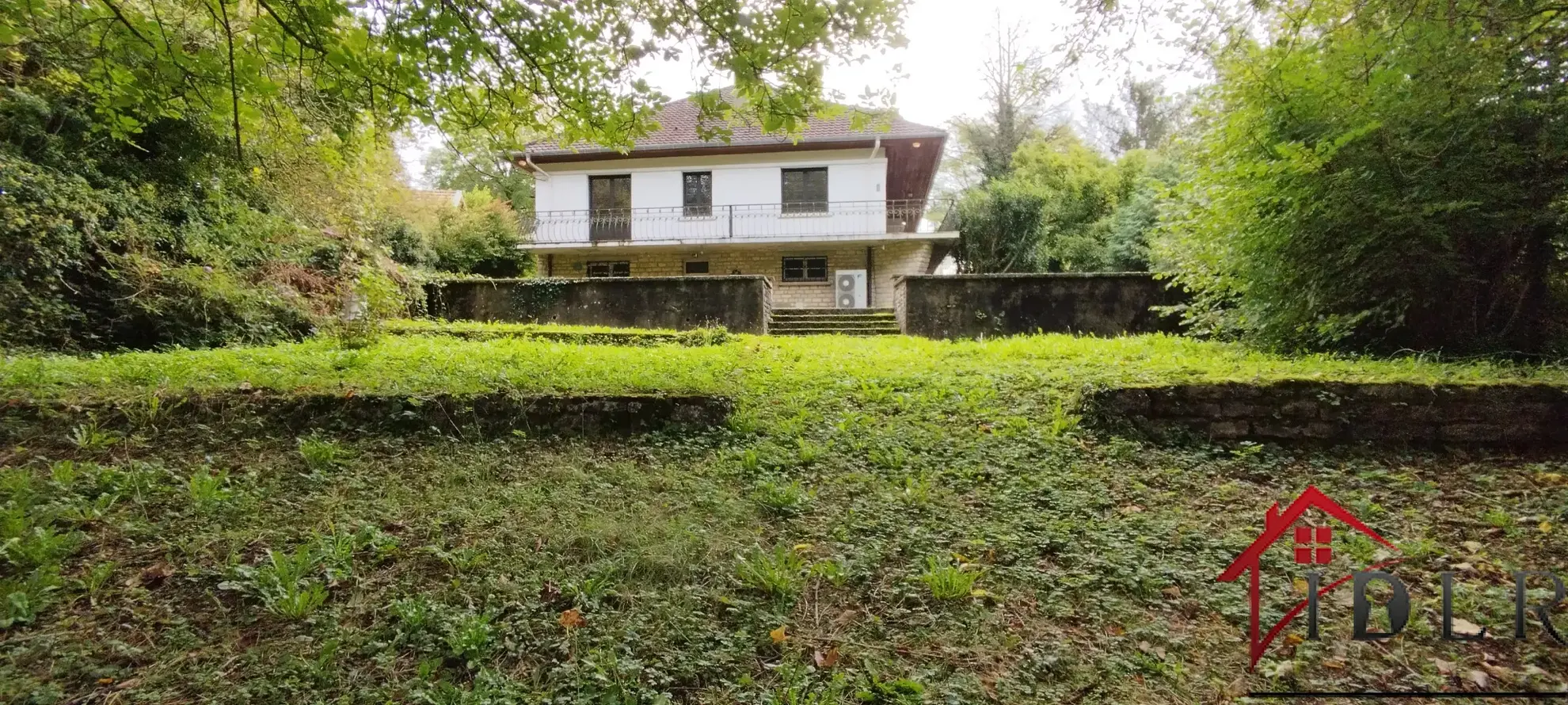 Pavillon spacieux de 175 m² avec 5 chambres à Chaumont 