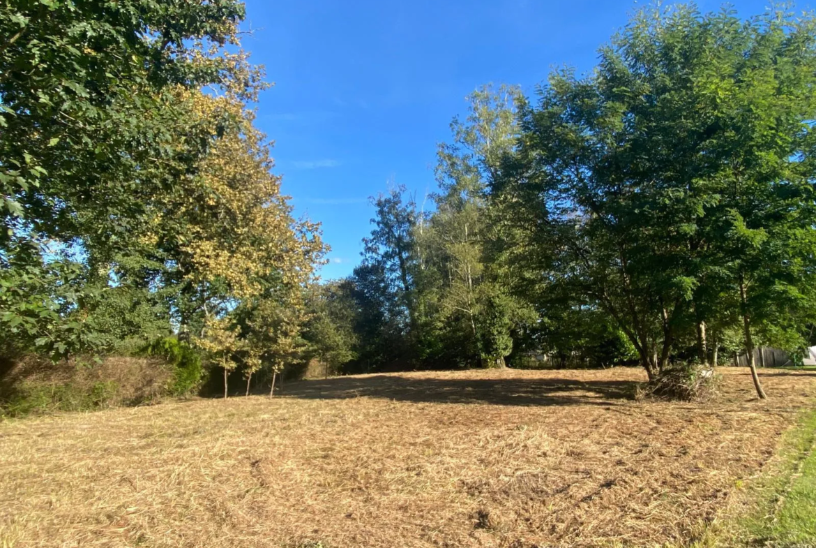 Terrain à bâtir de 1 348 m² à Bazas 