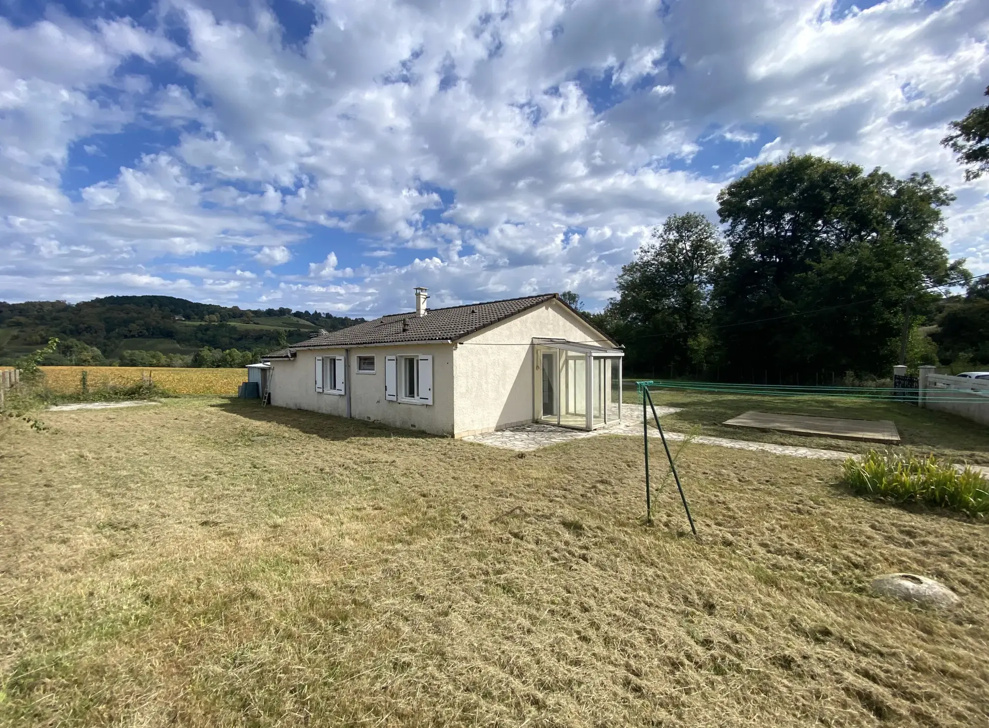 A vendre : Maison T3/4 de 75 m² à Monein avec garage et grand terrain 