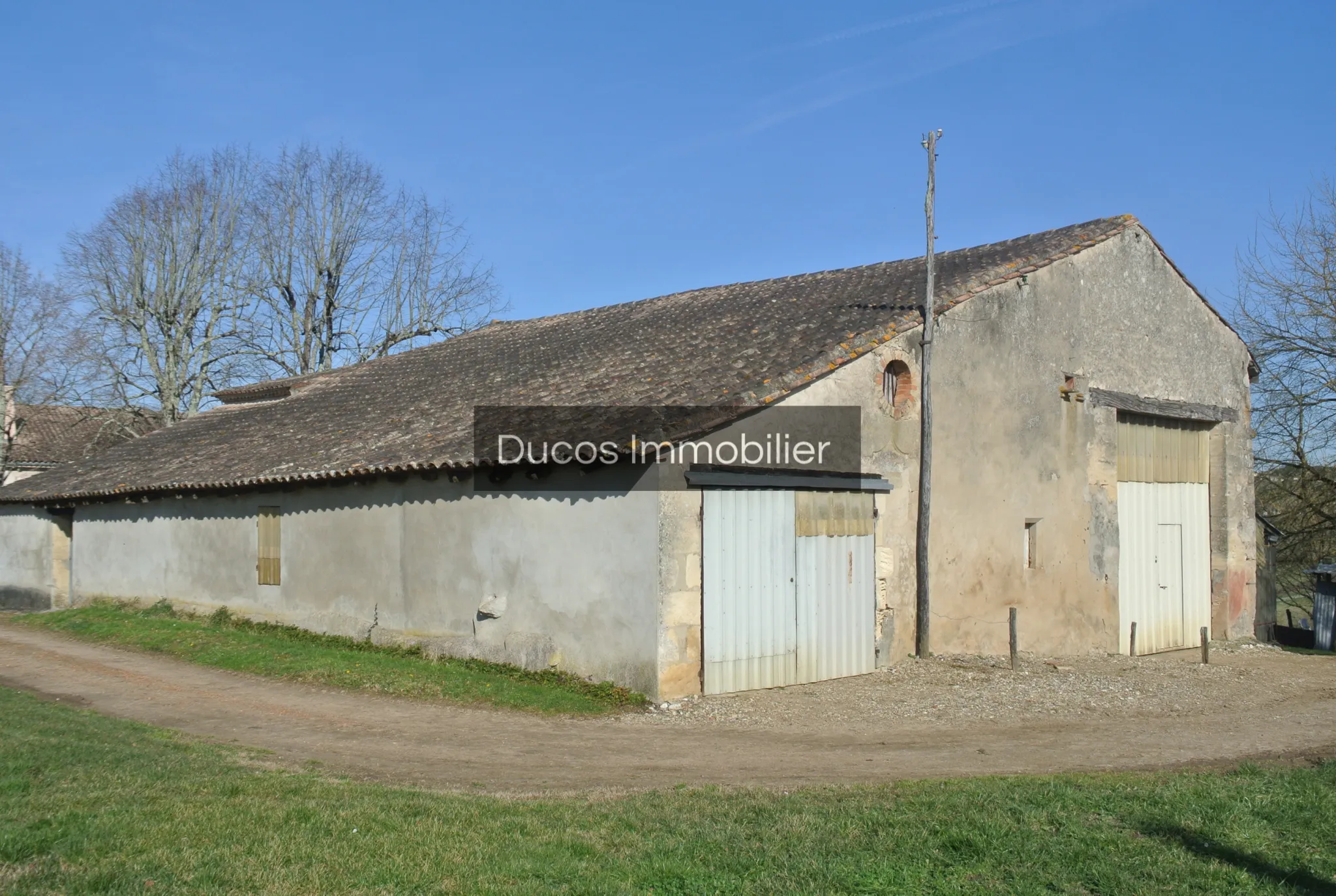 Grange à réhabiliter à Ste Bazeille sur 3 hectares 