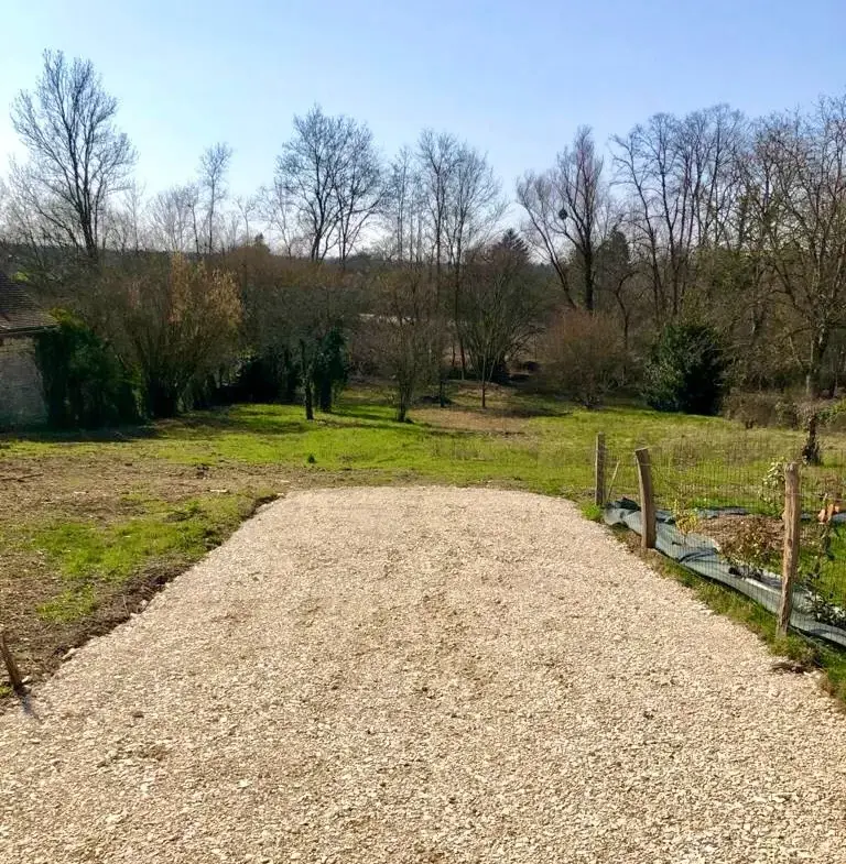 Terrain à bâtir de 1940 m² en bordure de rivière - Arceau, 15 min de Dijon 