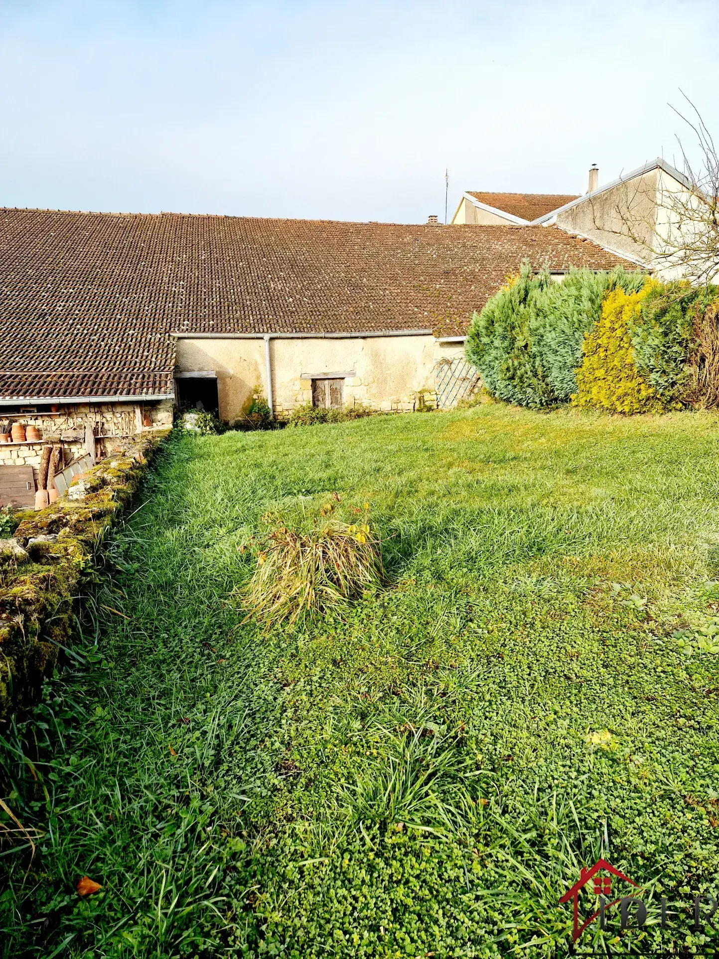 Maison ancienne à rénover à Melay 