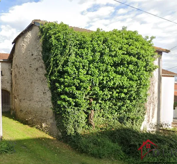 Maison ancienne à rénover à Melay 