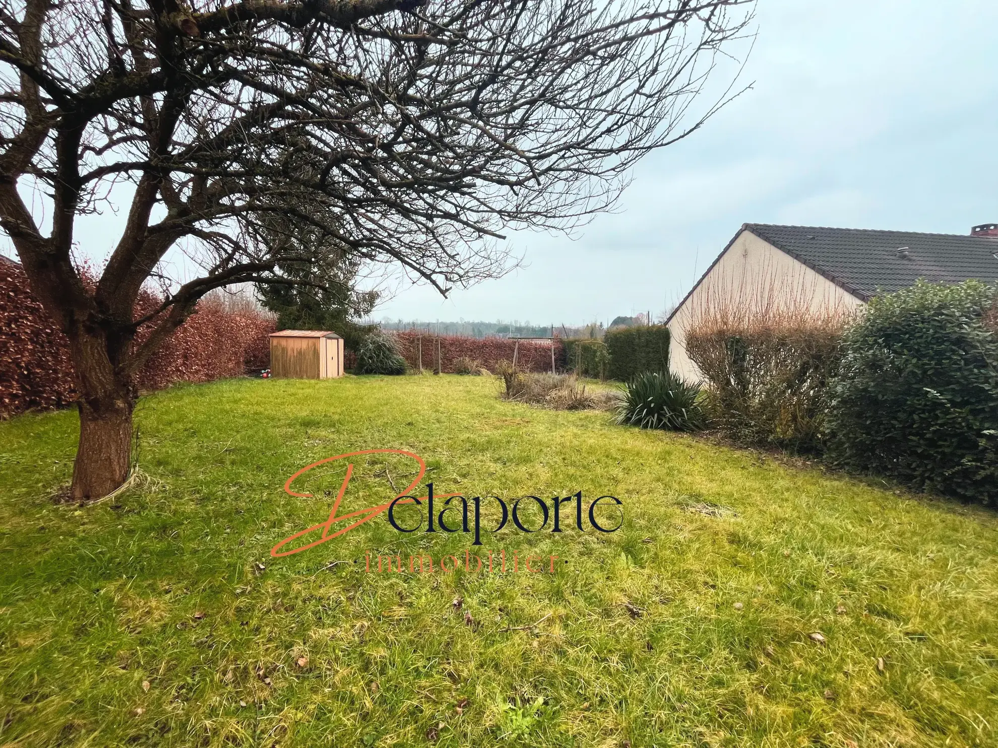 Terrain constructible à Saint-Léger-Les-Domart - 651 m² 