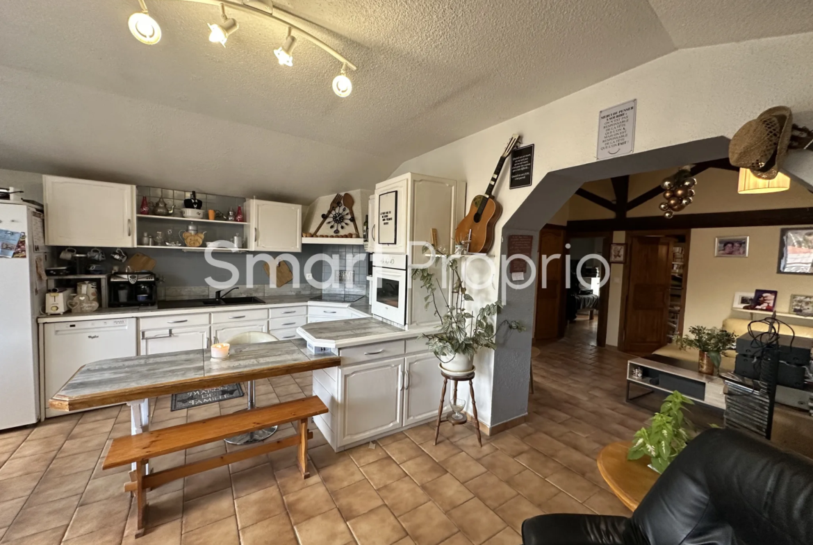 Maison de Bourg à Vendre entre Riom et Mozac - 158 m² 