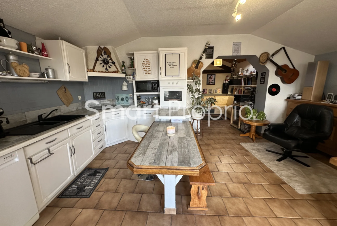 Maison de Bourg à Vendre entre Riom et Mozac - 158 m² 