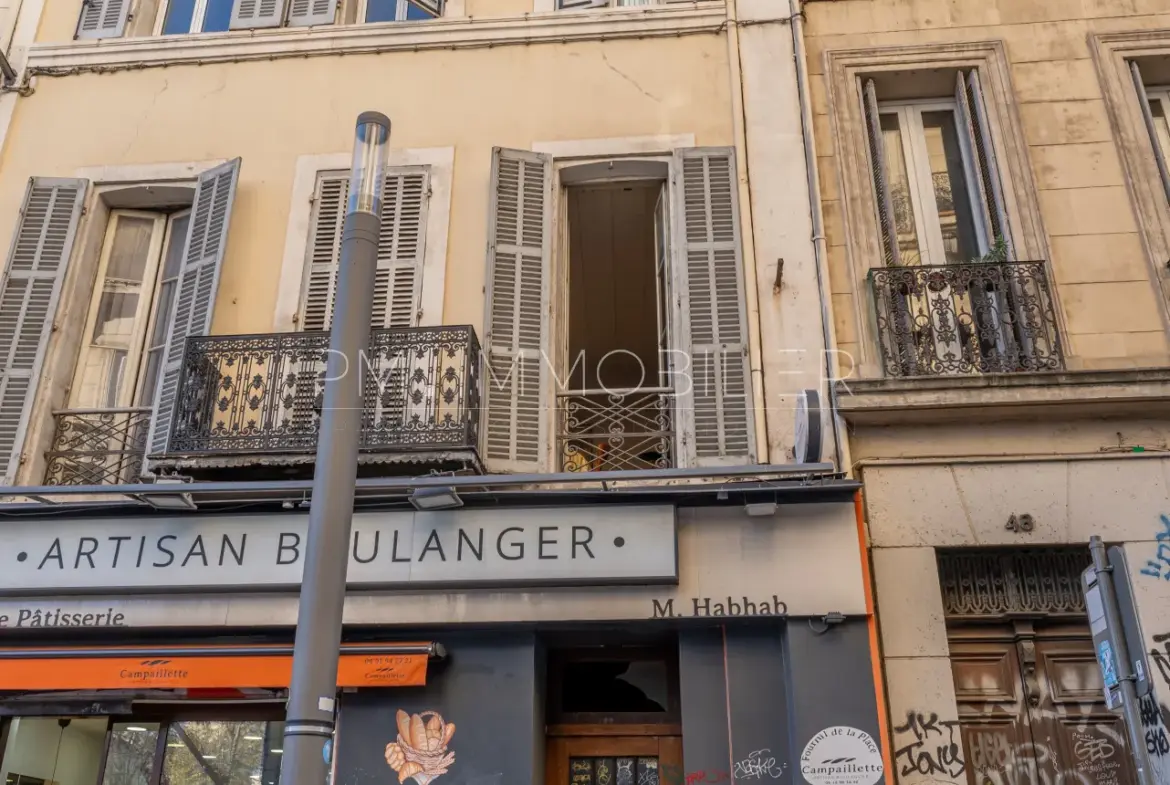 À vendre : Appartement de 65 m² à rénover sur la place Jean Jaurès, Marseille 